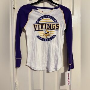 Minnesota teens long sleeve size small nwt
